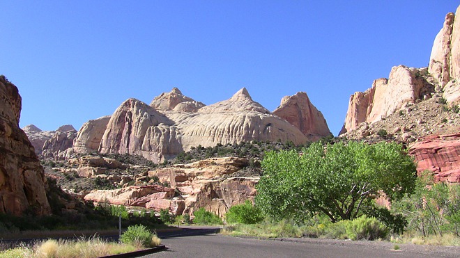 Route 98 passing through Navajo nation